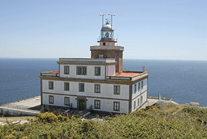 lighthouse-finisterre-day-trip-camino-de-santiago-caminoways