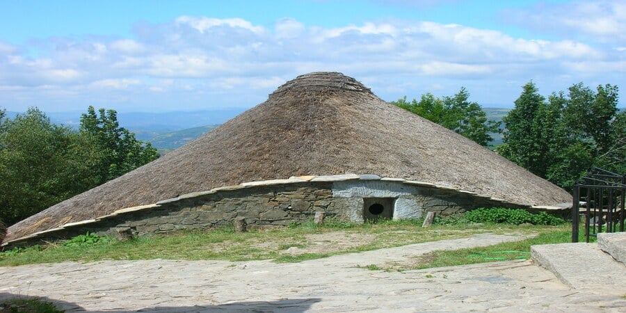 'Pallozas' in O Cebreiro