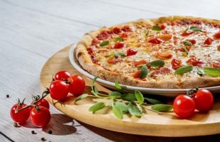 pizza, plate, food-3010062.jpg