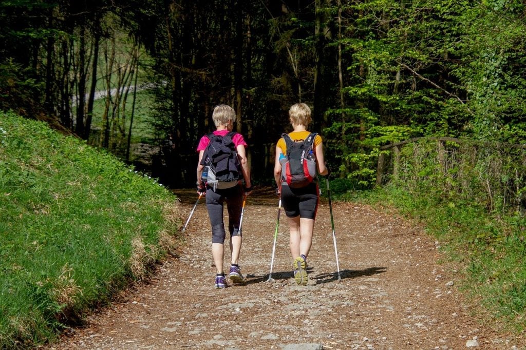 Women walking the Camino