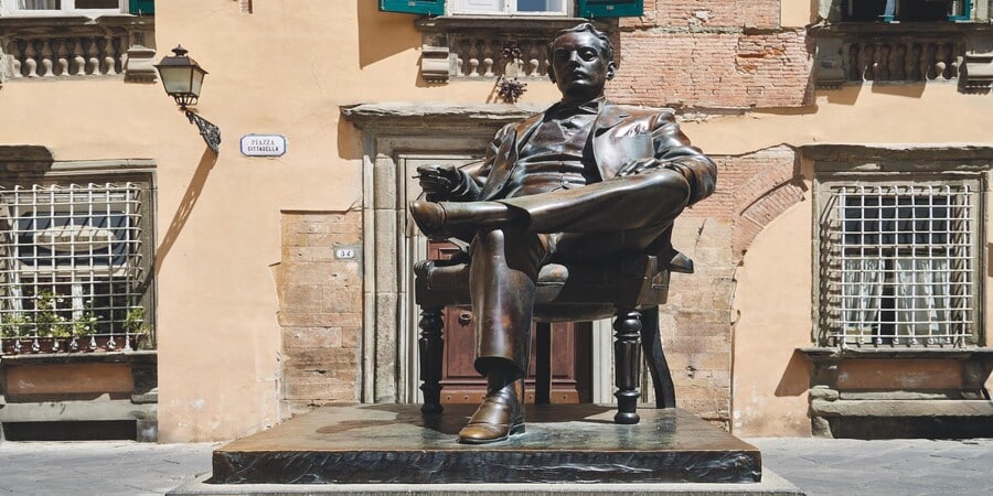 Giacomo Puccini Statue, Lucca