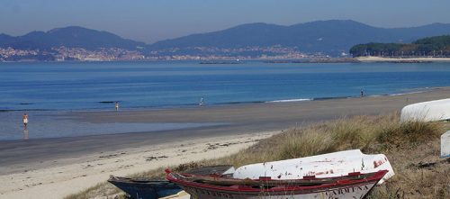 8350f71e-boats-beach-vigo-portuguese-coastal-caminoways