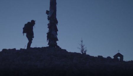 pilgrim-cruz-de-ferro-caminoways