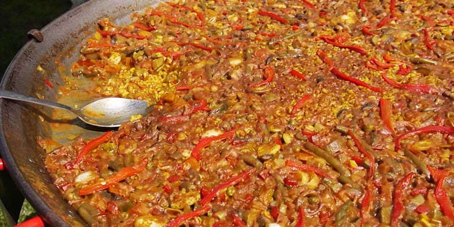 paella-camino-de-santiago-food-caminoways