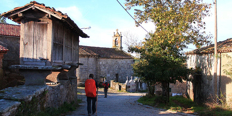 pilgrims san xiao walk the camino de santiago caminoways