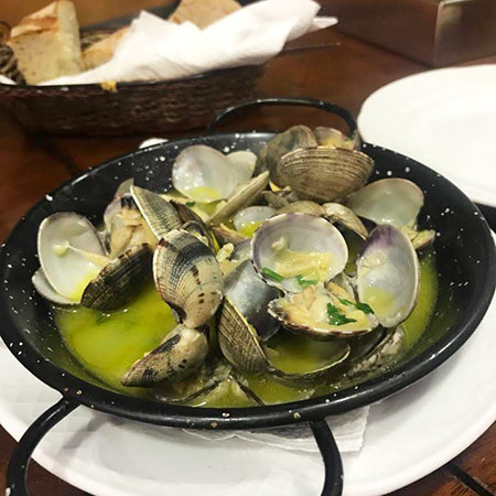clams-galicia-food-camino-de-santiago-caminoways