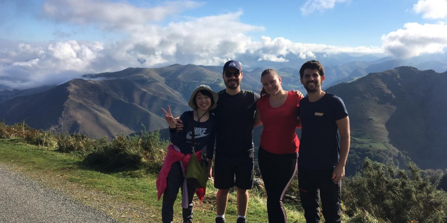 meeting-friends-on-the-camino-frances-caminoways