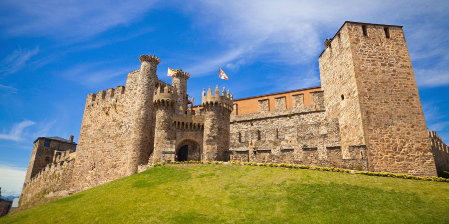 Templars Castle of Ponferrada is one of the things to see on the Camino Frances