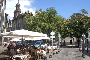bar-terraces-old-town-santiago-de-compostela-caminoways