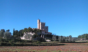 castle-tuscany-walking-via-francigena-francigenaways
