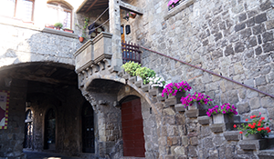 medieval-quarter-viterbo-walking-italy-via-francigena-ways