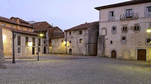Llanes