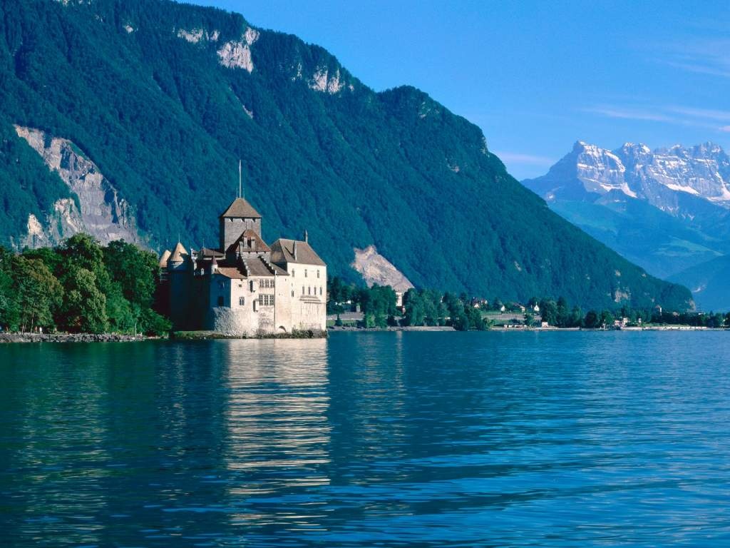 Chateau Montreux on the Via Francigena